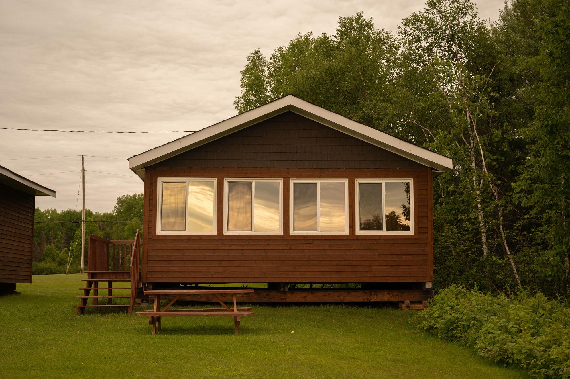 Lakefront cottage rental exterior