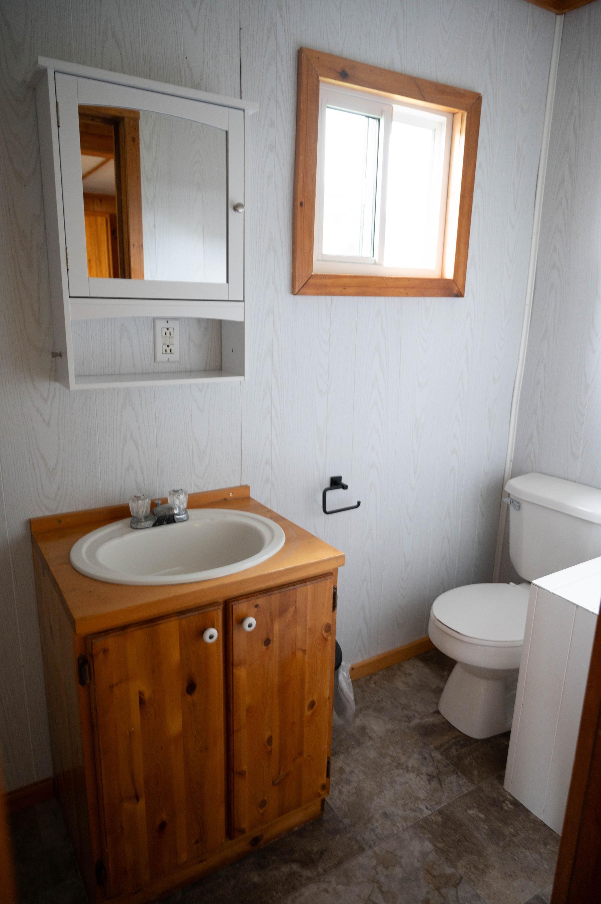 Cottage three-piece washroom