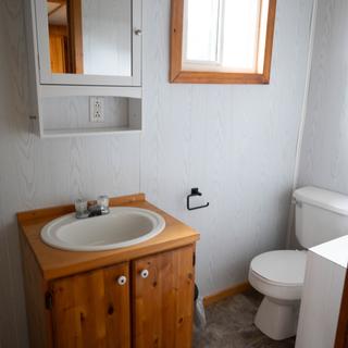 Cottage three-piece washroom