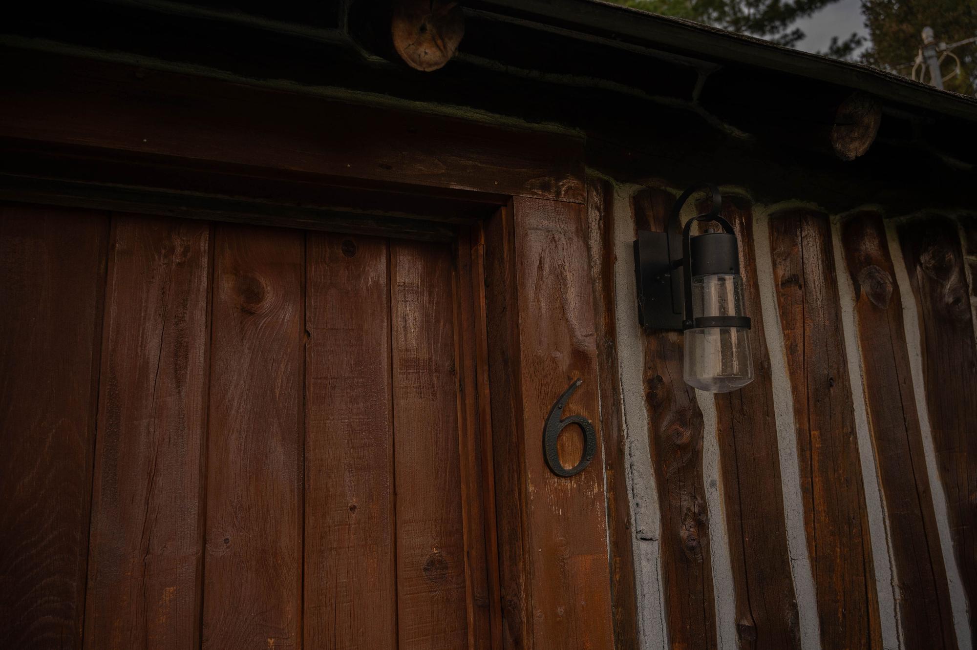 Log cabin exterior view