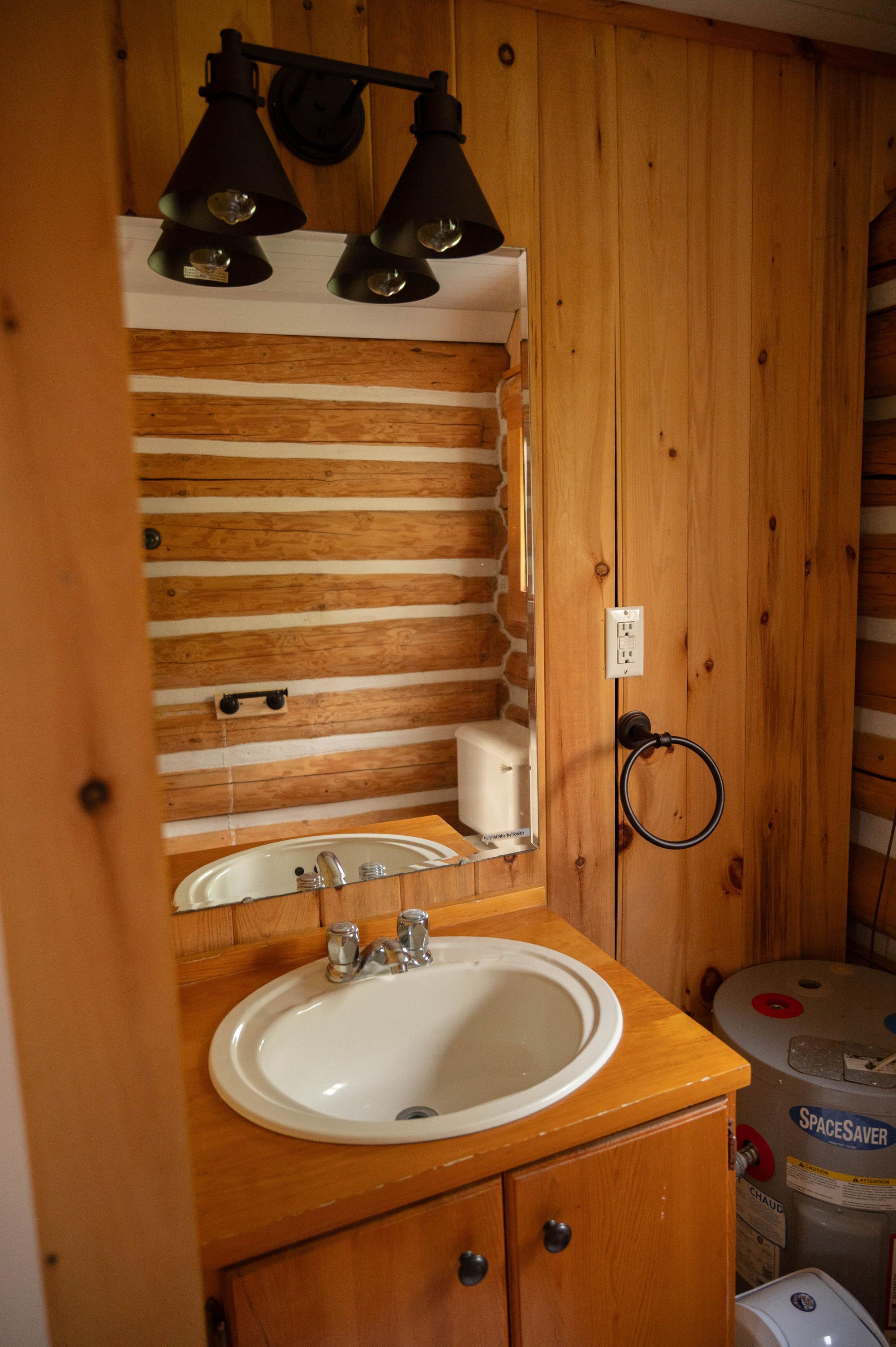 Bathroom sink and mirror