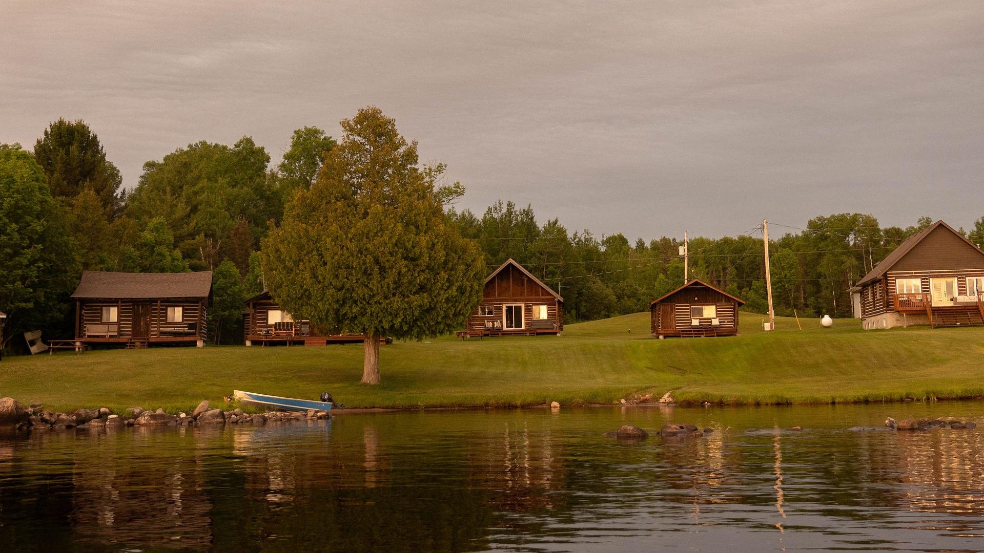 Cottages at Tomiko Lake