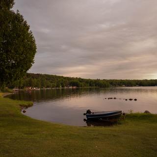 Boat on Tomiko Lake